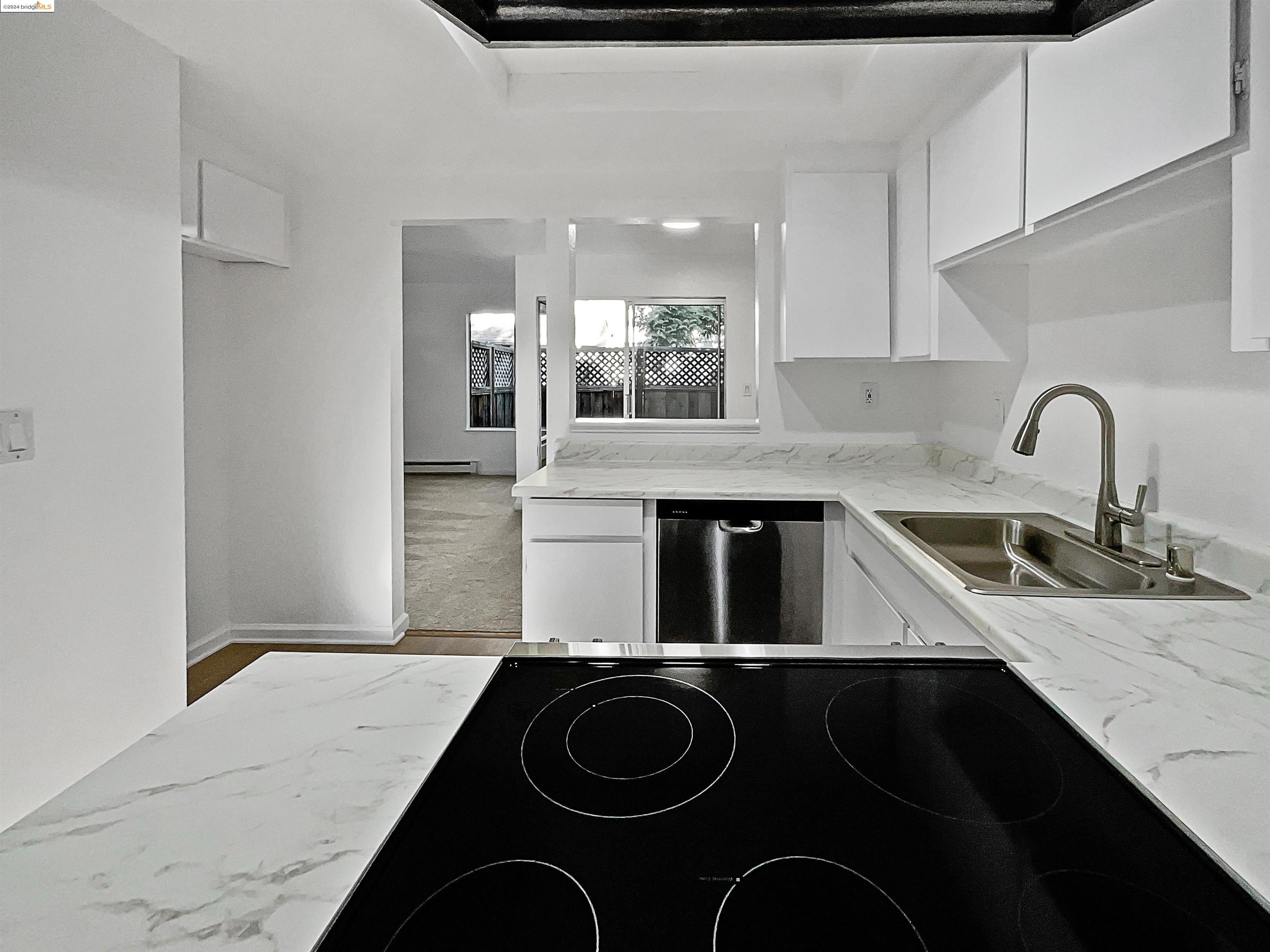 1023 Delna Manor Lane, Unit LANE San Jose, CA 95128 - Photo 19 of 38