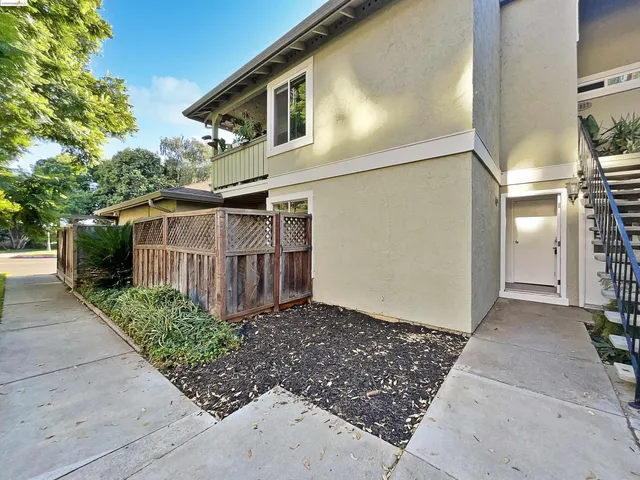 $629,000 | 1023 Delna Manor Lane, Unit LANE, San Jose, CA 95128