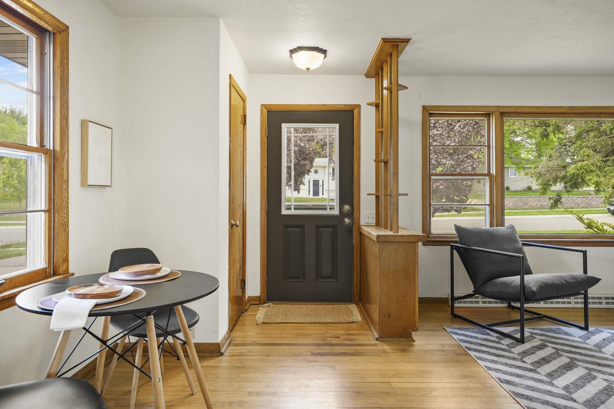 512 Prospect Road Waunakee, WI 53597 - Photo 8 of 54