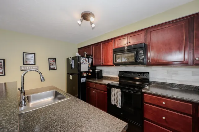 $325,000 | 333 Circle Road, Manchester, NH 03103