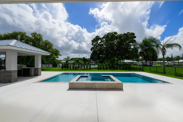 $2,498,000 | 1064 Northwest Spruce Ridge Drive, Stuart, FL 34994