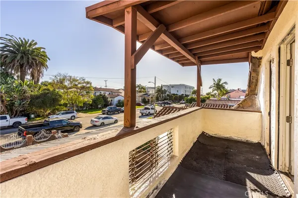 $779,900 | 2651 Flower Street, Huntington Park, CA 90255