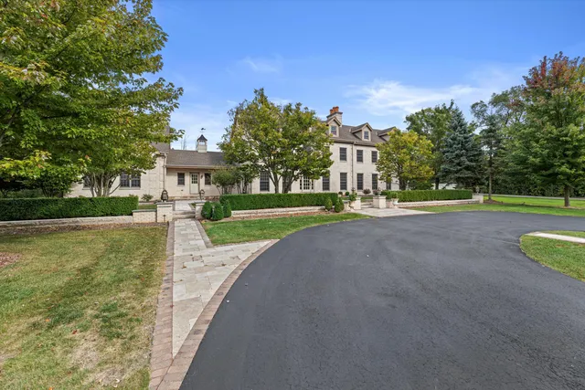 $2,690,000 | 10060 North Range Line Road, Mequon, WI 53092