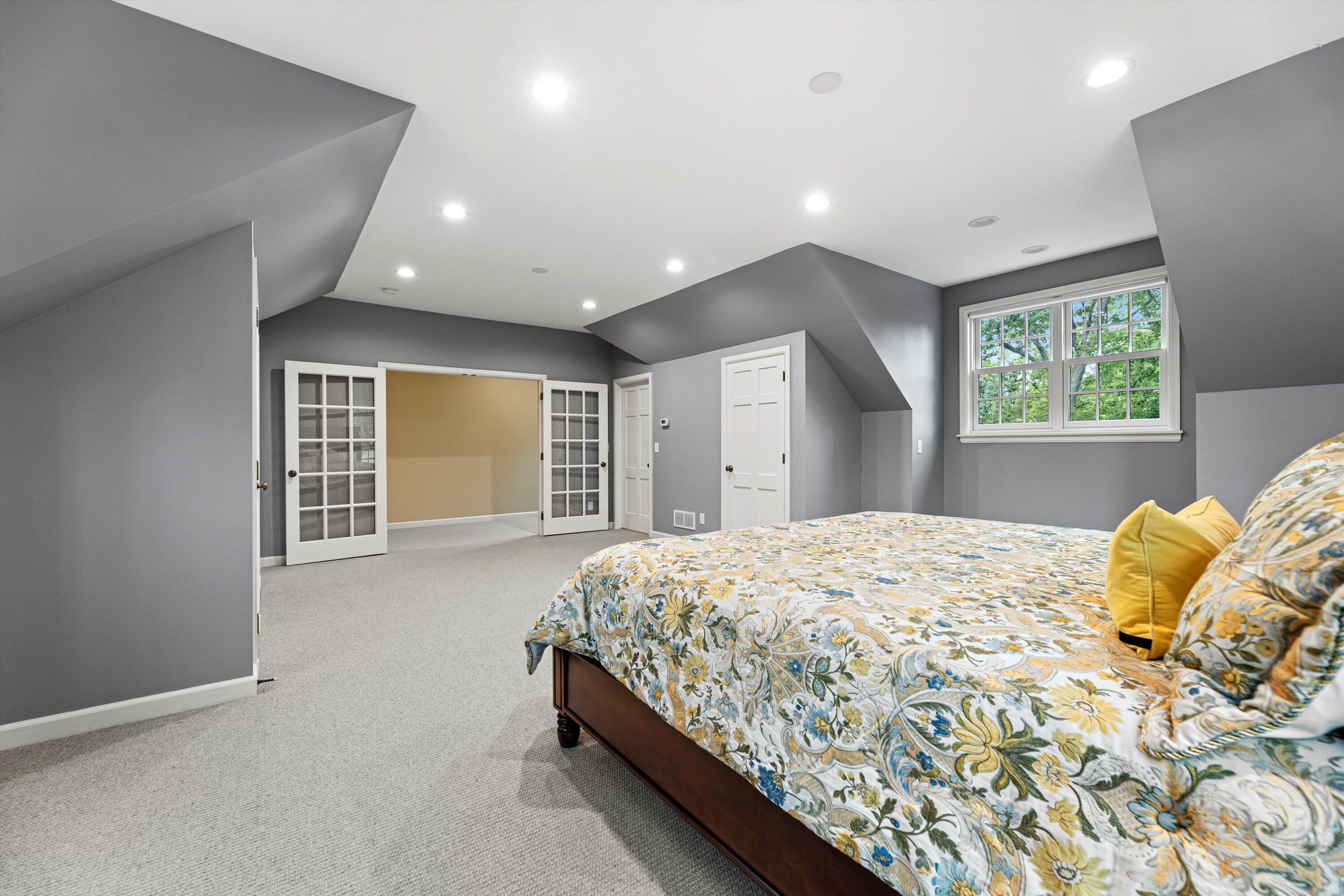 10060 North Range Line Road Mequon, WI 53092 - Photo 8 of 105 guest suite or au pair suite