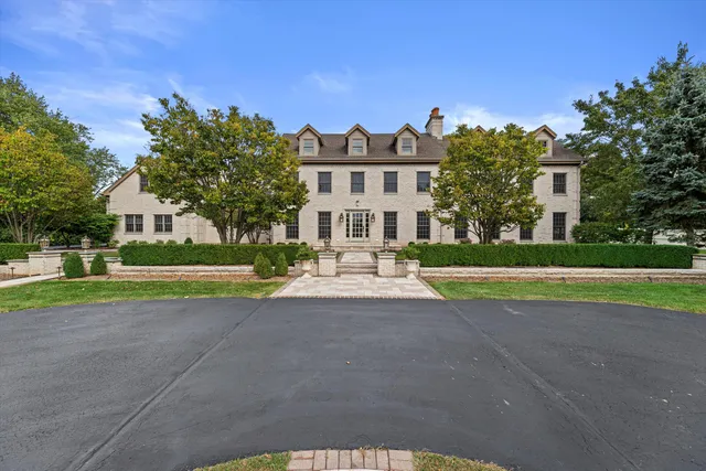 $2,690,000 | 10060 North Range Line Road, Mequon, WI 53092
