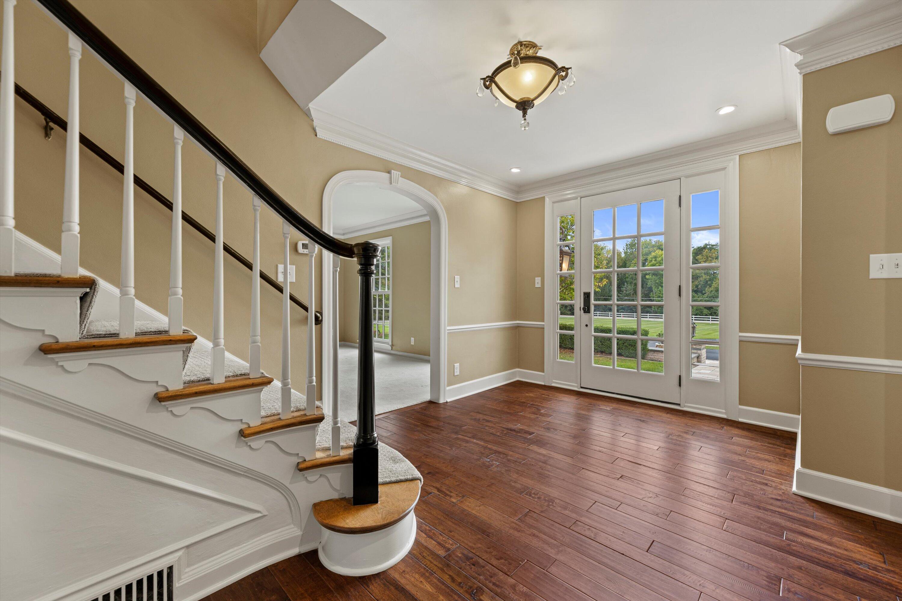 10060 North Range Line Road Mequon, WI 53092 - Photo 11 of 105 Opulent entry