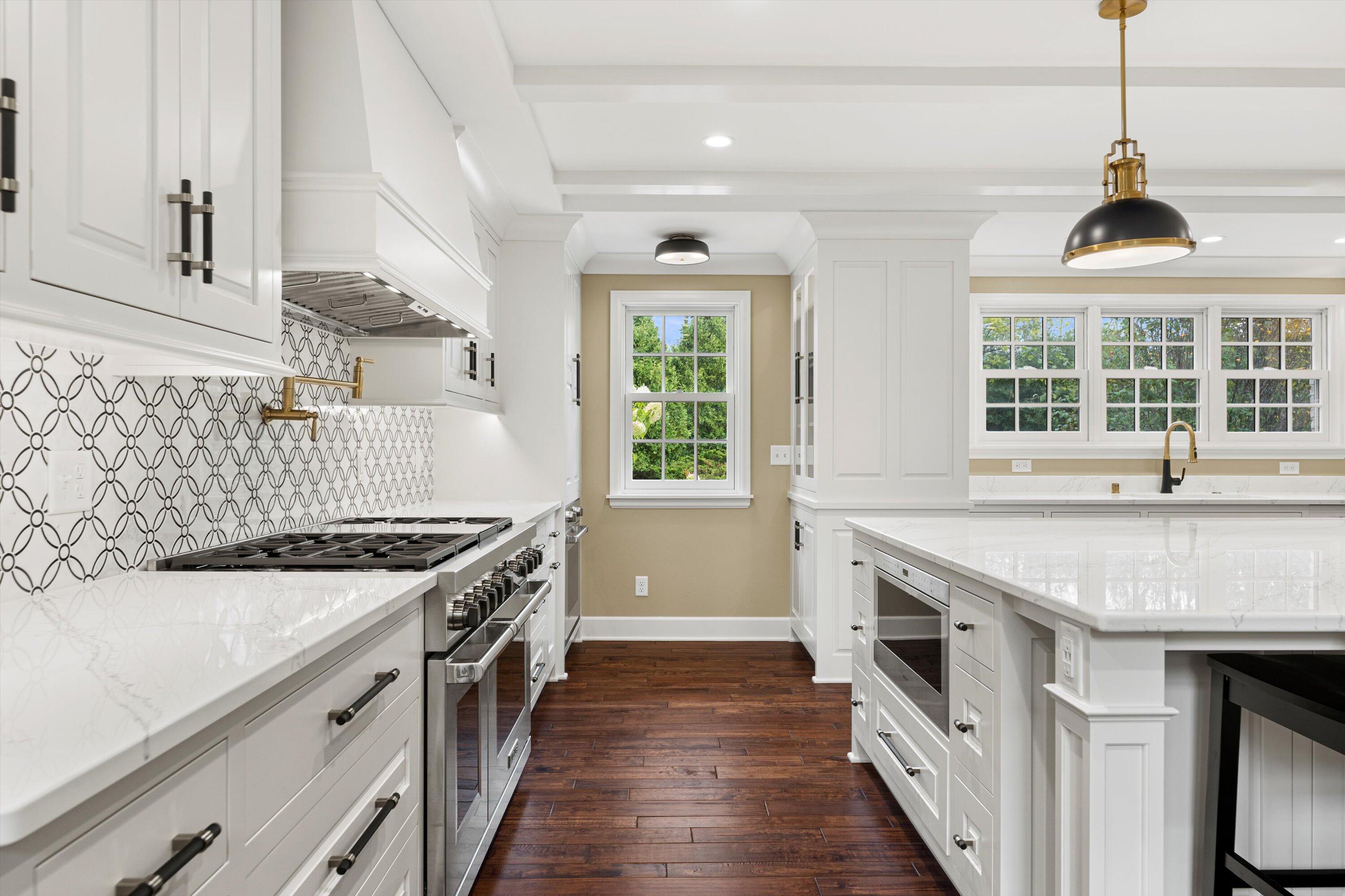 10060 North Range Line Road Mequon, WI 53092 - Photo 16 of 105 drawer microwave