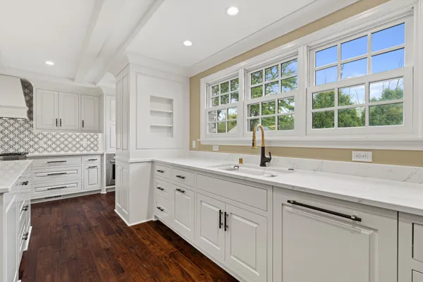 $2,475,000 | 10060 North Range Line Road, Mequon, WI 53092