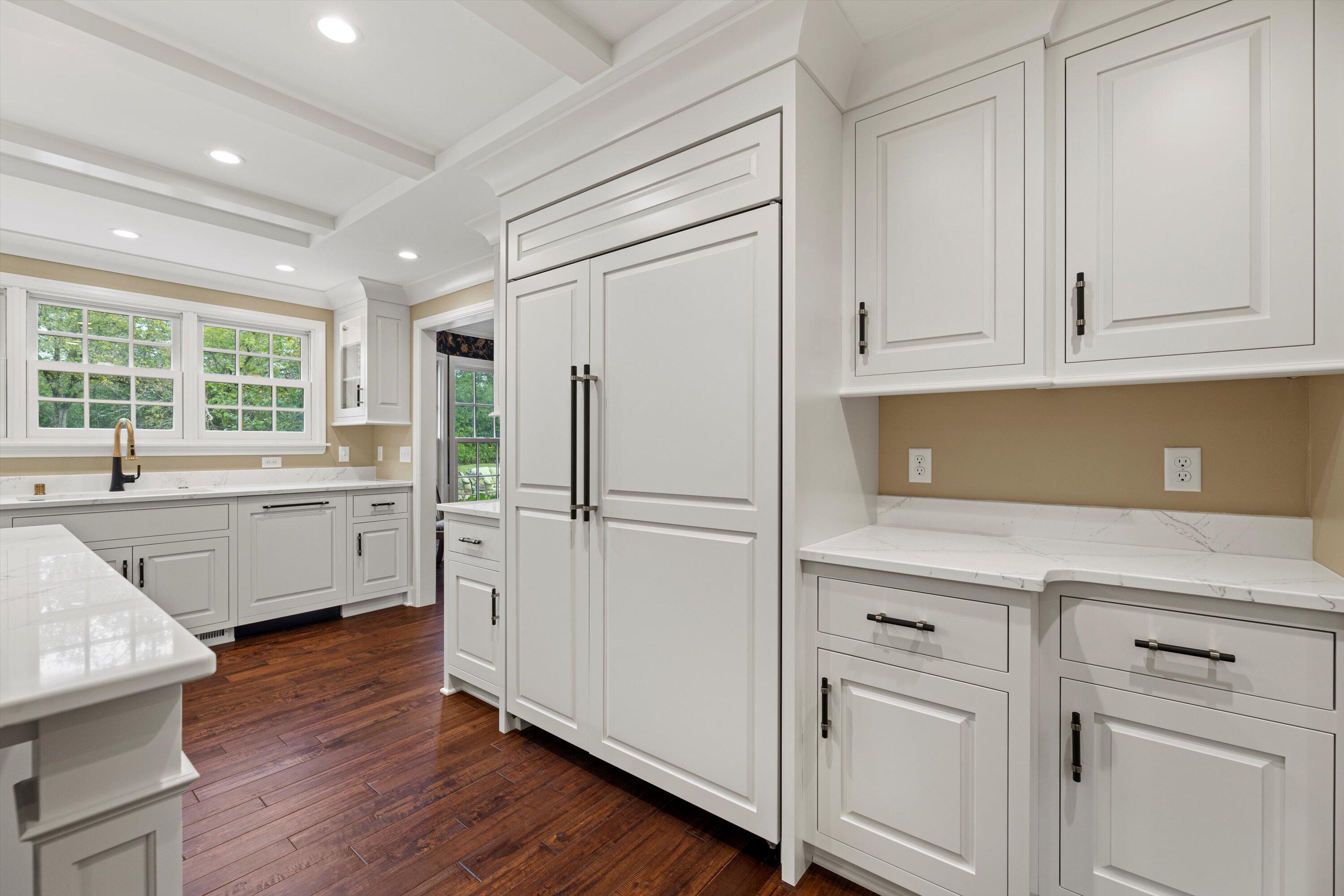 10060 North Range Line Road Mequon, WI 53092 - Photo 19 of 105 Subzero fridge