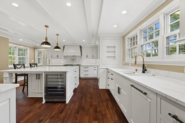 $2,690,000 | 10060 North Range Line Road, Mequon, WI 53092