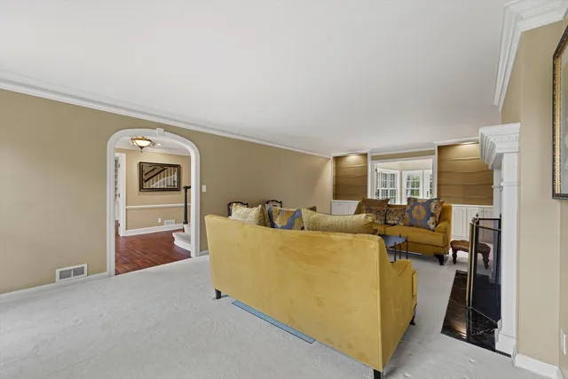 $2,690,000 | 10060 North Range Line Road, Mequon, WI 53092