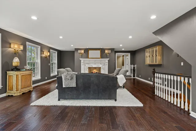 $2,690,000 | 10060 North Range Line Road, Mequon, WI 53092