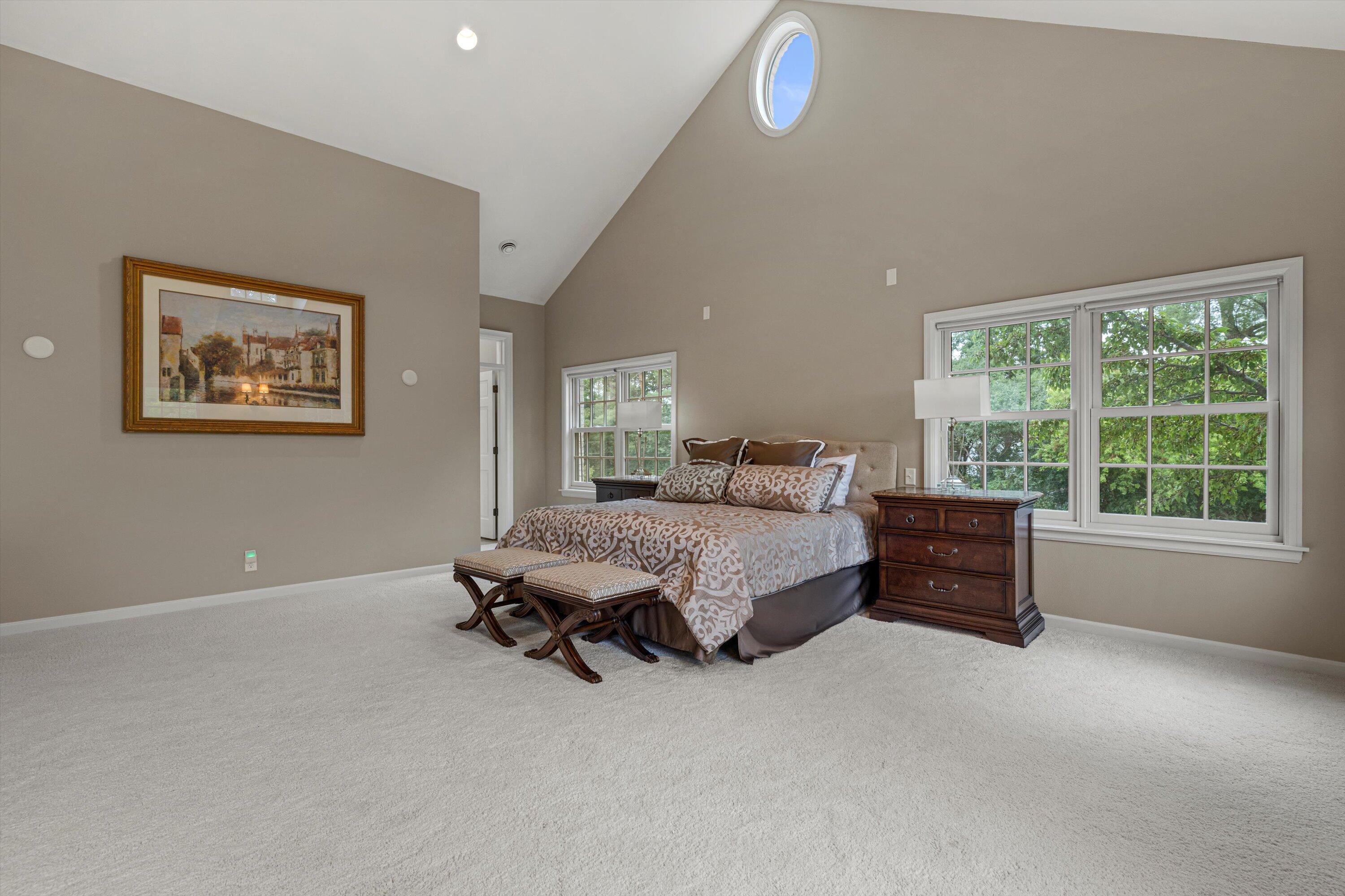 10060 North Range Line Road Mequon, WI 53092 - Photo 36 of 105 room for King sized bed or a California King