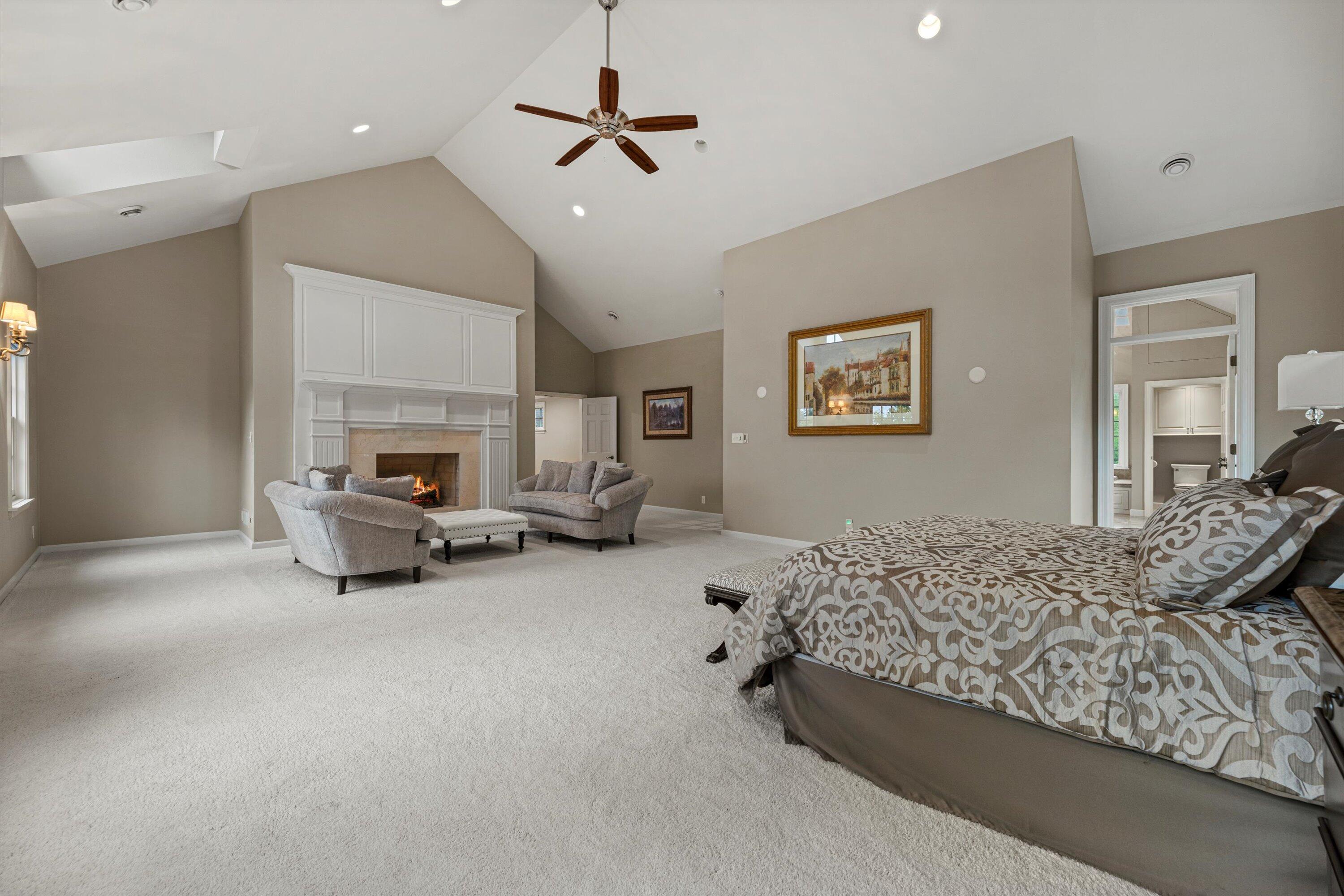 10060 North Range Line Road Mequon, WI 53092 - Photo 37 of 105 Primary bedroom