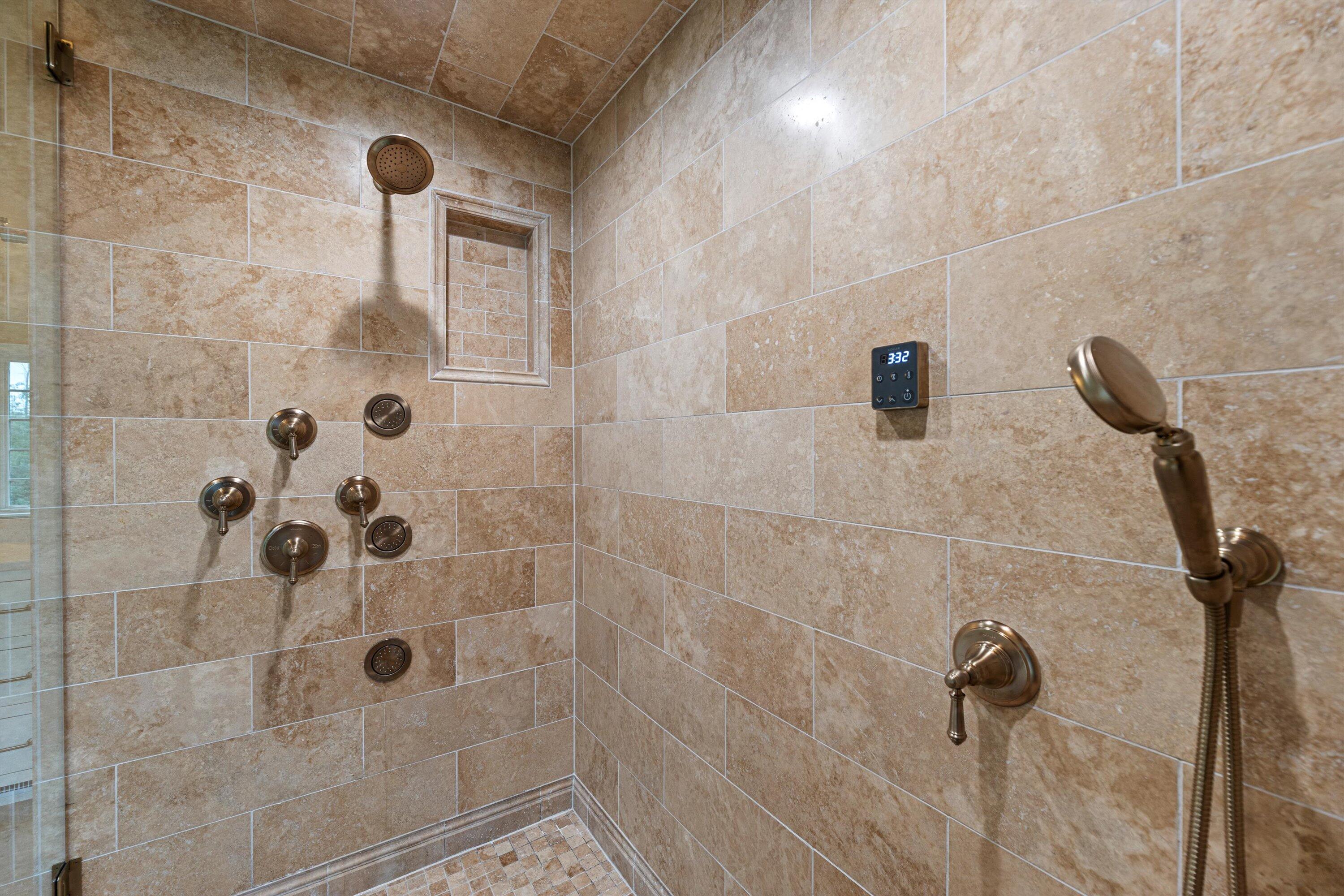 10060 North Range Line Road Mequon, WI 53092 - Photo 40 of 105 Steam shower