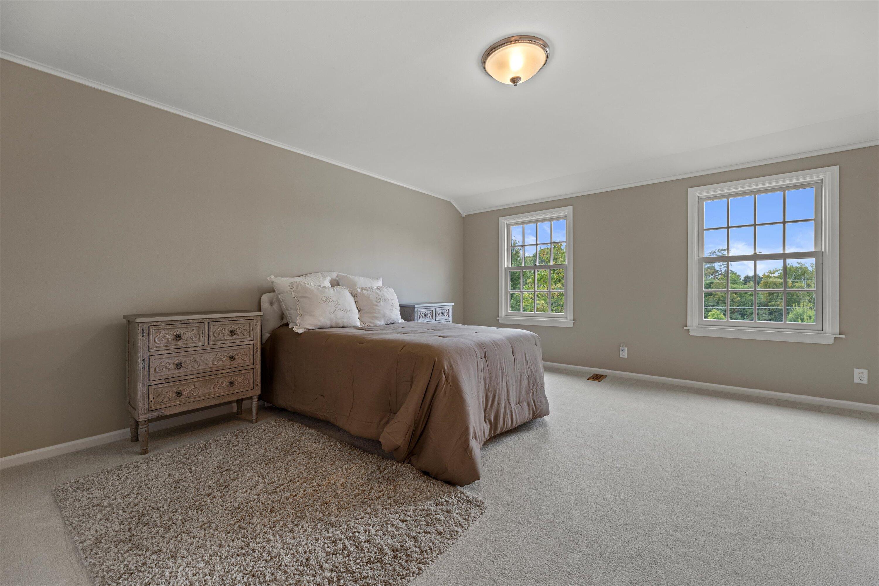 10060 North Range Line Road Mequon, WI 53092 - Photo 42 of 105 en-suite