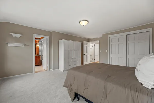 $2,475,000 | 10060 North Range Line Road, Mequon, WI 53092