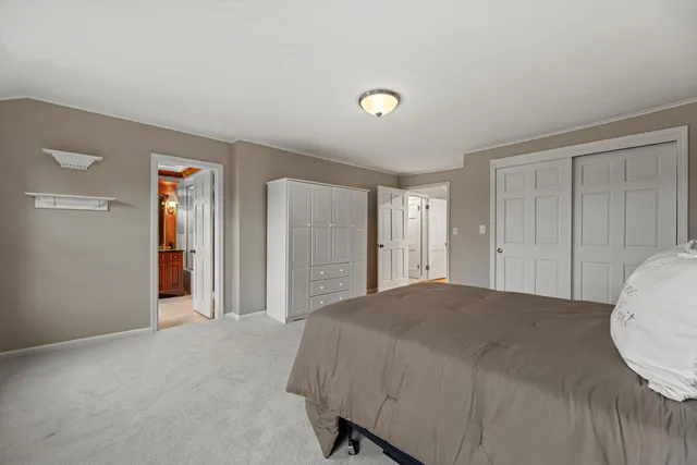 $2,690,000 | 10060 North Range Line Road, Mequon, WI 53092