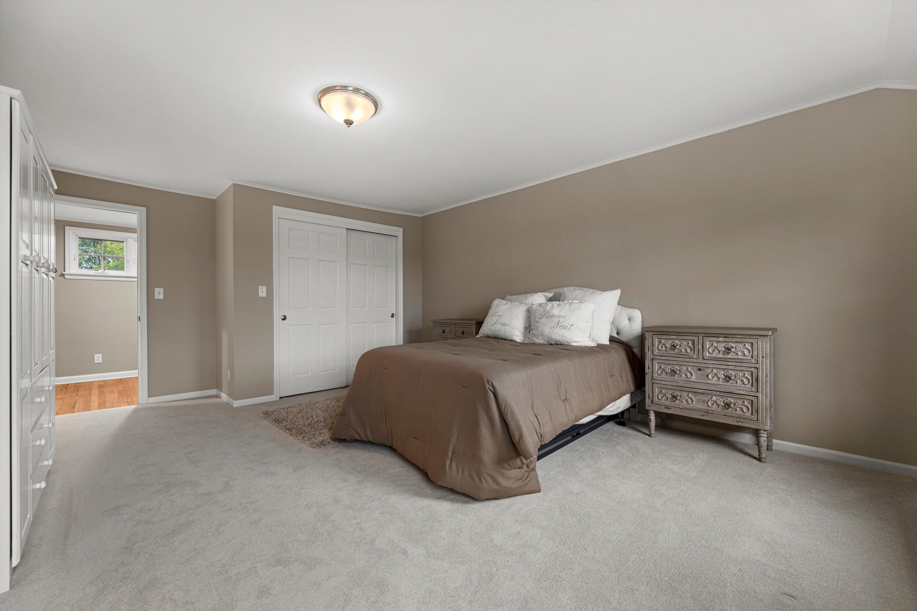 10060 North Range Line Road Mequon, WI 53092 - Photo 43 of 105 2nd en-suite bedroom