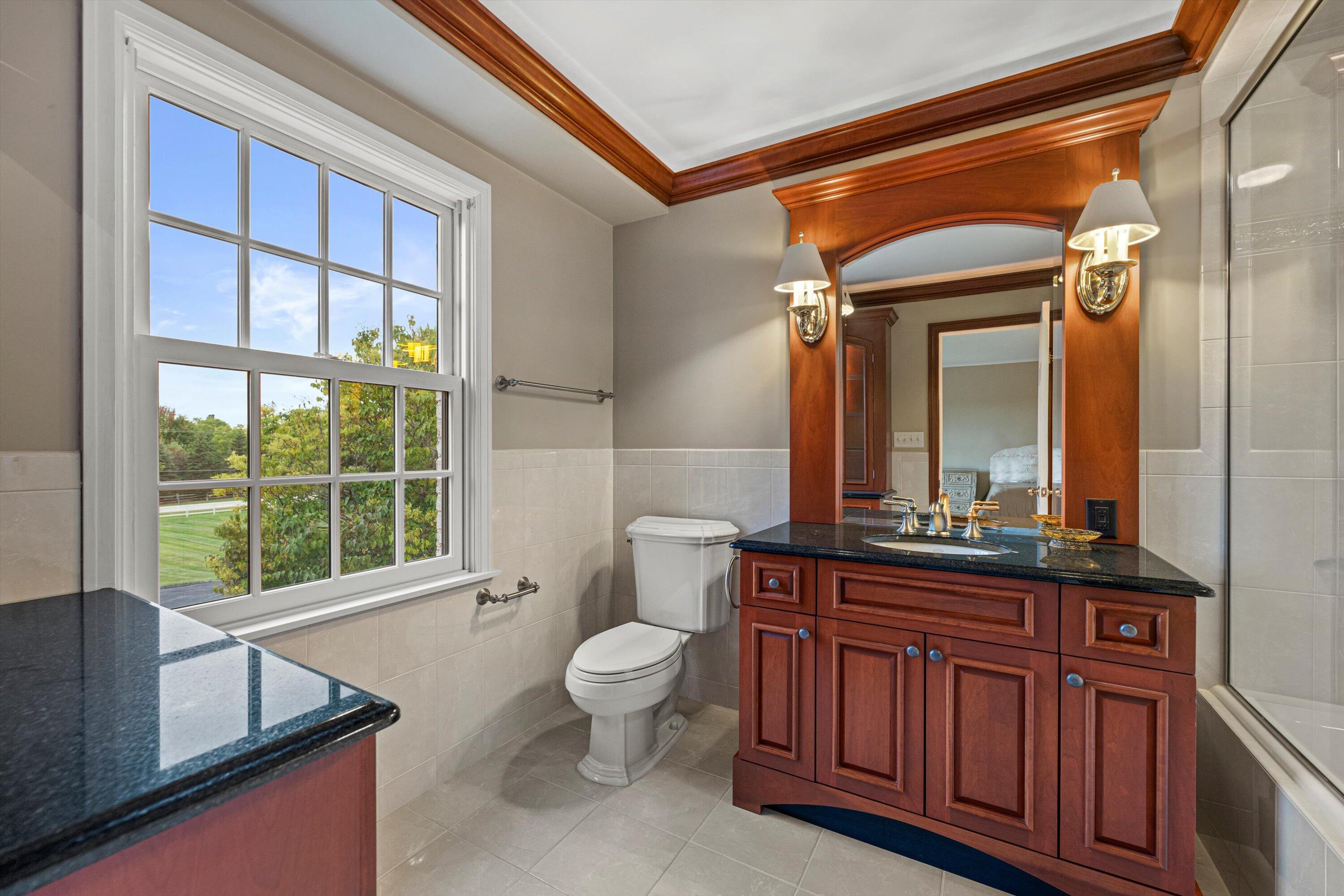 10060 North Range Line Road Mequon, WI 53092 - Photo 45 of 105 Bedroom 2 en-suite bath