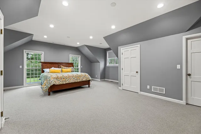 $2,690,000 | 10060 North Range Line Road, Mequon, WI 53092