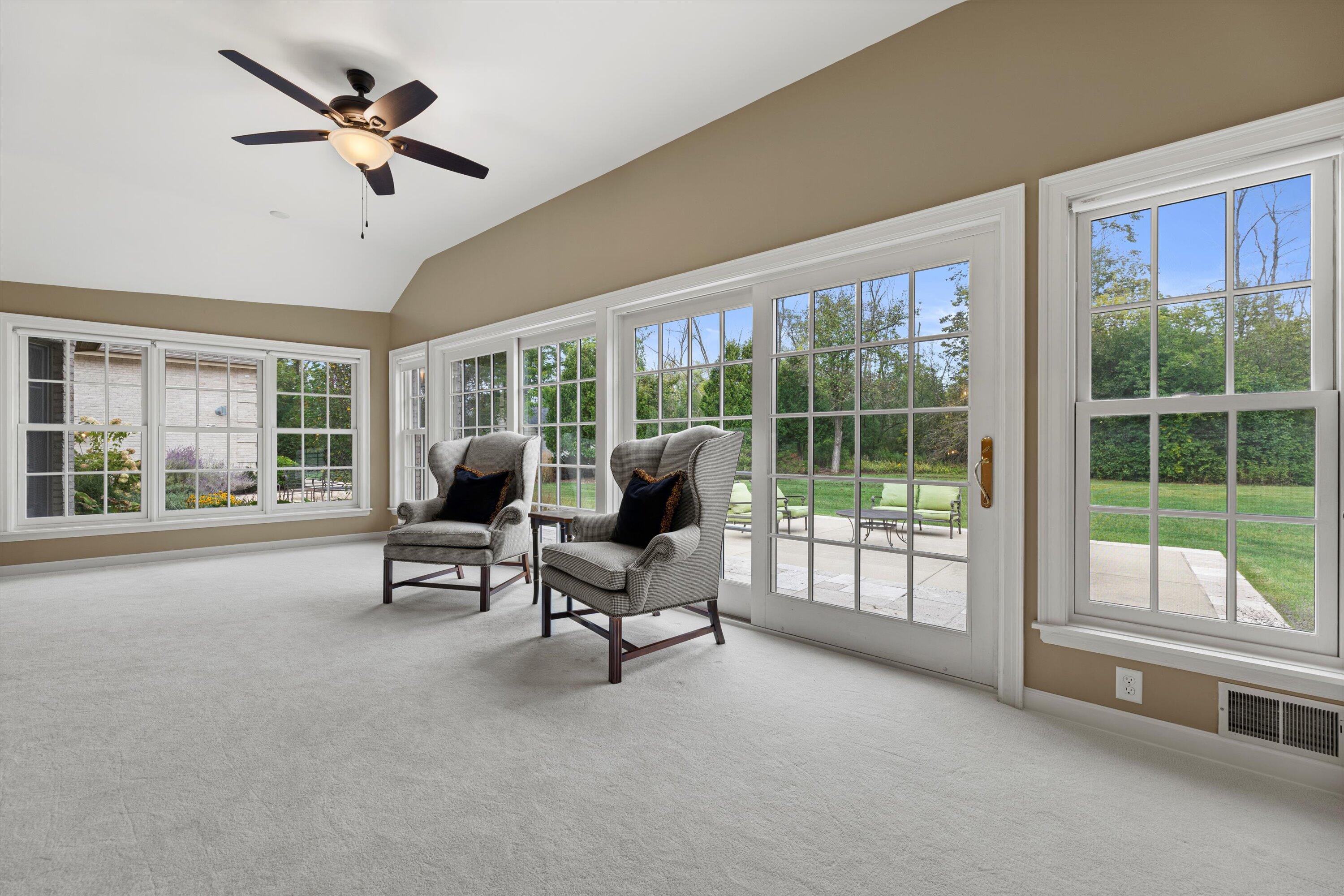 10060 North Range Line Road Mequon, WI 53092 - Photo 60 of 105 26'x18'