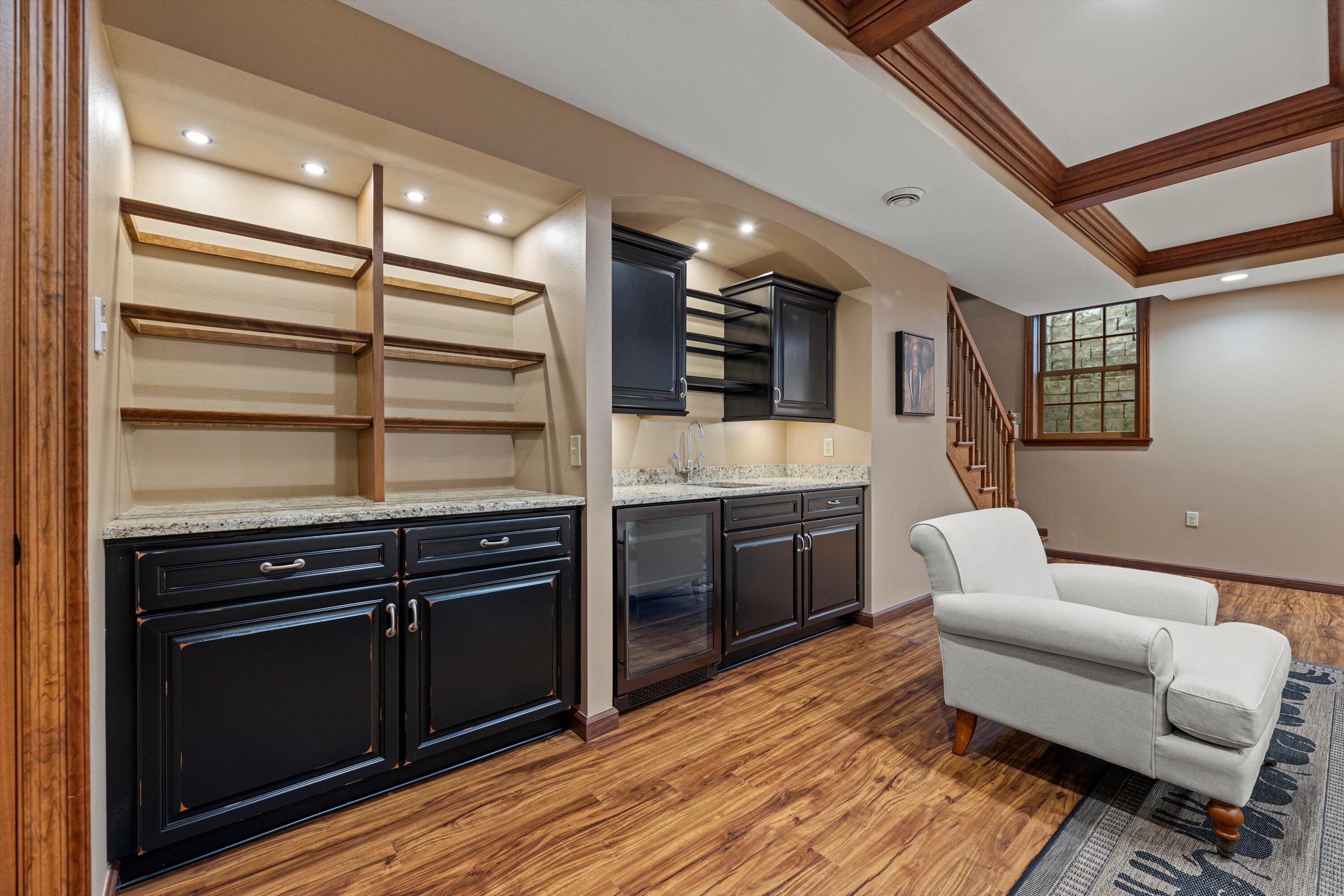 10060 North Range Line Road Mequon, WI 53092 - Photo 67 of 105 Wet bar and beverage cooler