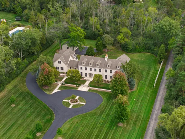 $2,475,000 | 10060 North Range Line Road, Mequon, WI 53092