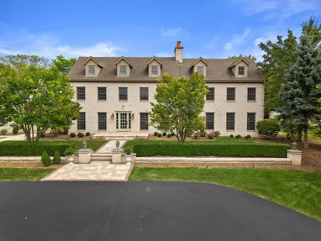 $2,690,000 | 10060 North Range Line Road, Mequon, WI 53092