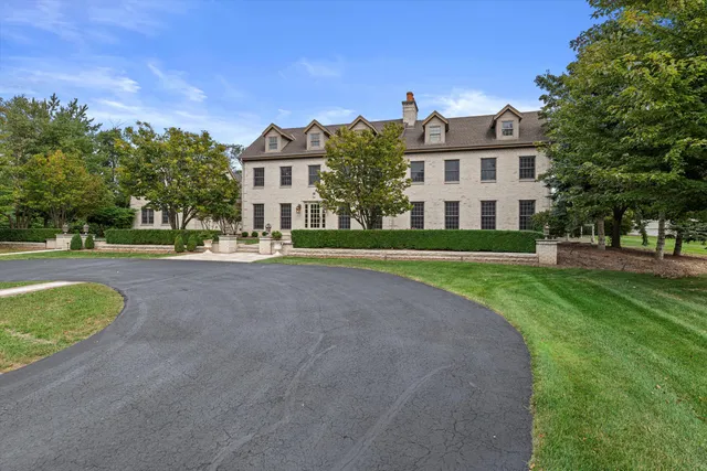 $2,690,000 | 10060 North Range Line Road, Mequon, WI 53092