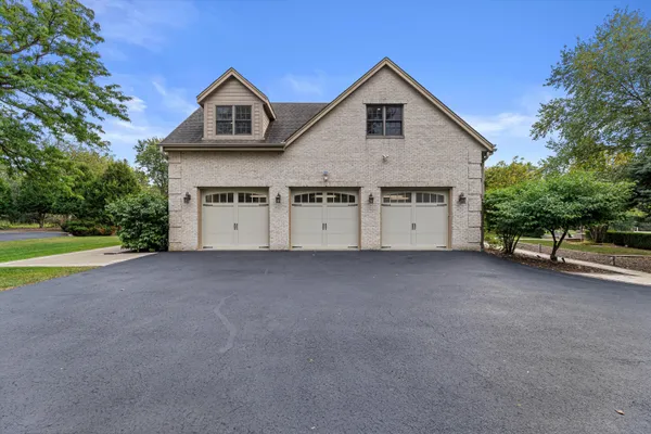 $2,475,000 | 10060 North Range Line Road, Mequon, WI 53092