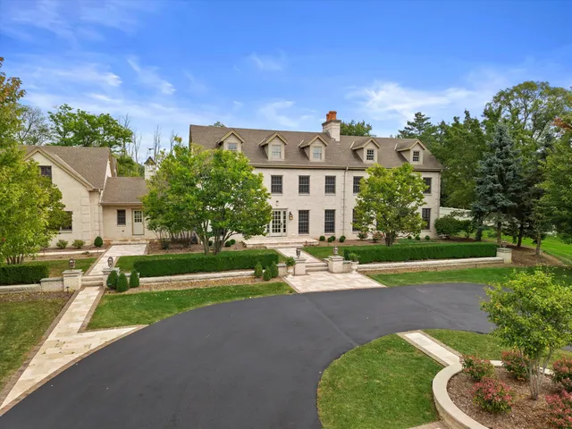 $2,690,000 | 10060 North Range Line Road, Mequon, WI 53092