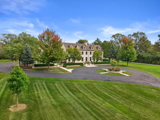 $2,690,000 | 10060 North Range Line Road, Mequon, WI 53092