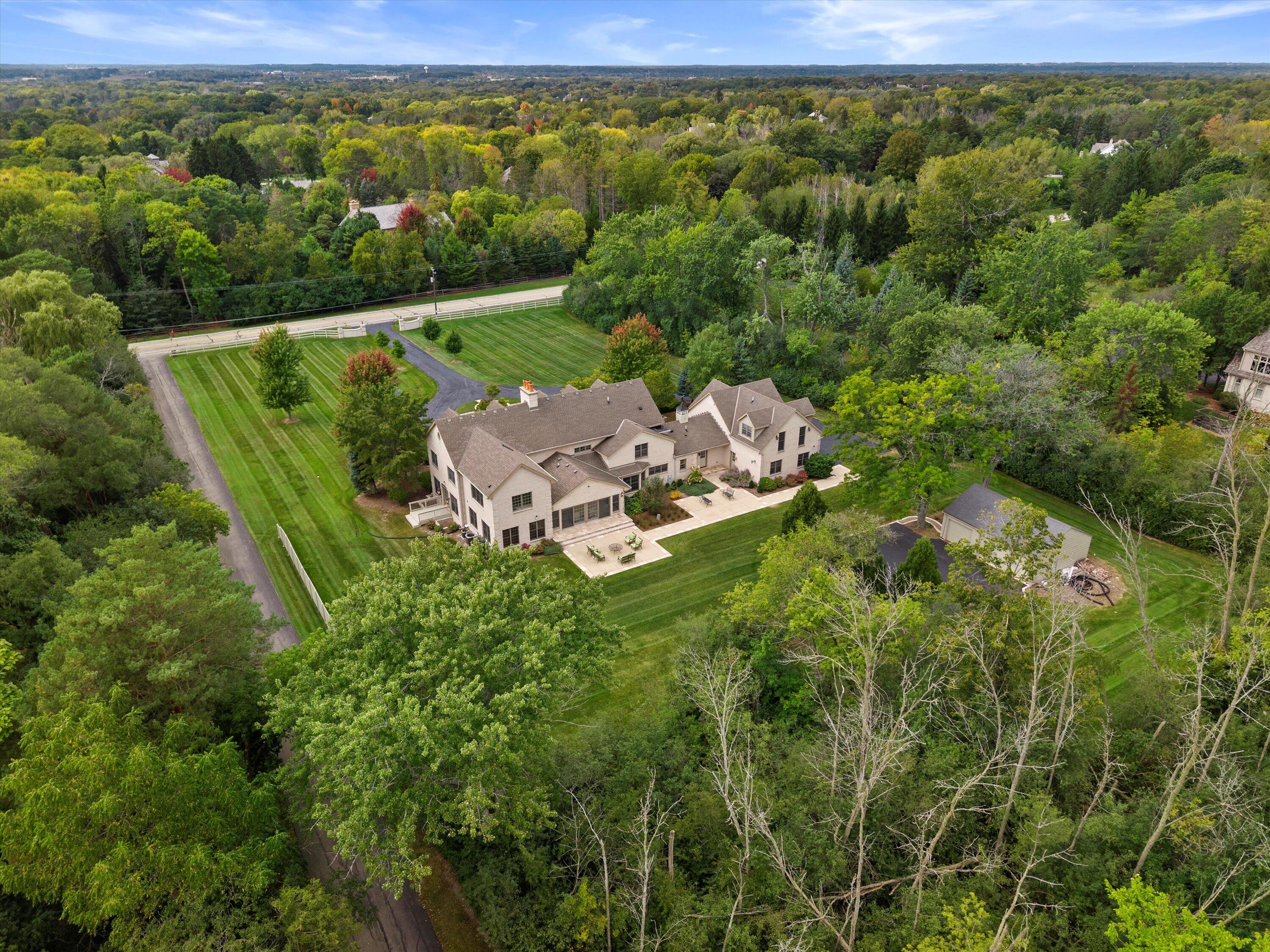 10060 North Range Line Road Mequon, WI 53092 - Photo 83 of 105 grand elegance