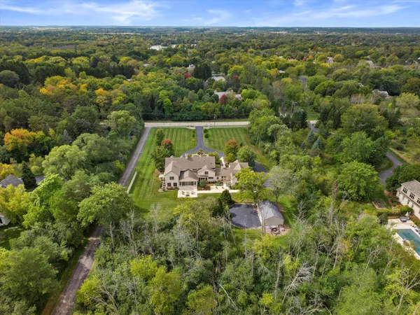 $2,690,000 | 10060 North Range Line Road, Mequon, WI 53092