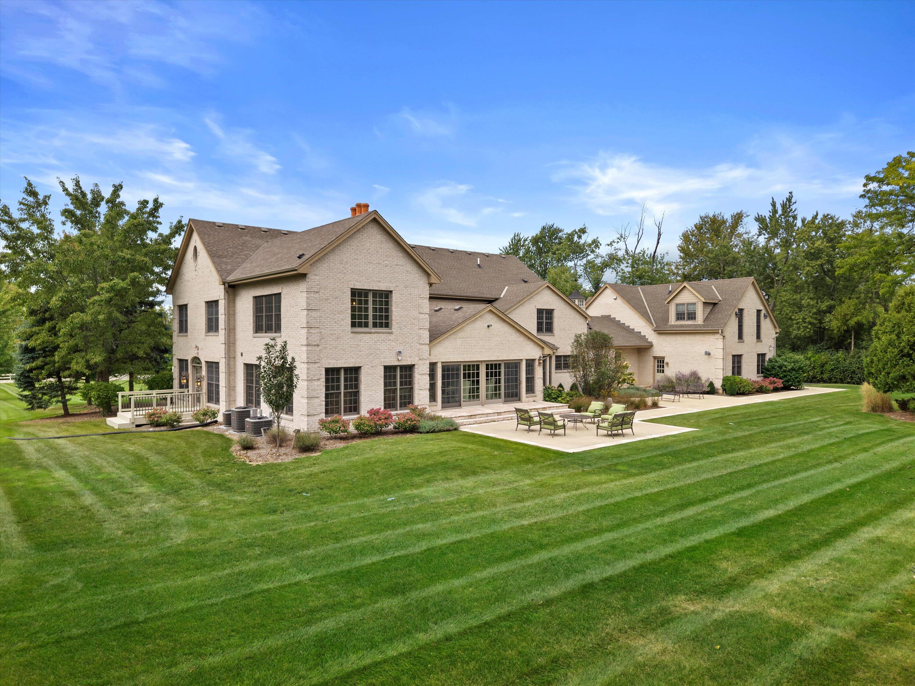 10060 North Range Line Road Mequon, WI 53092 - Photo 85 of 105 grand elegance