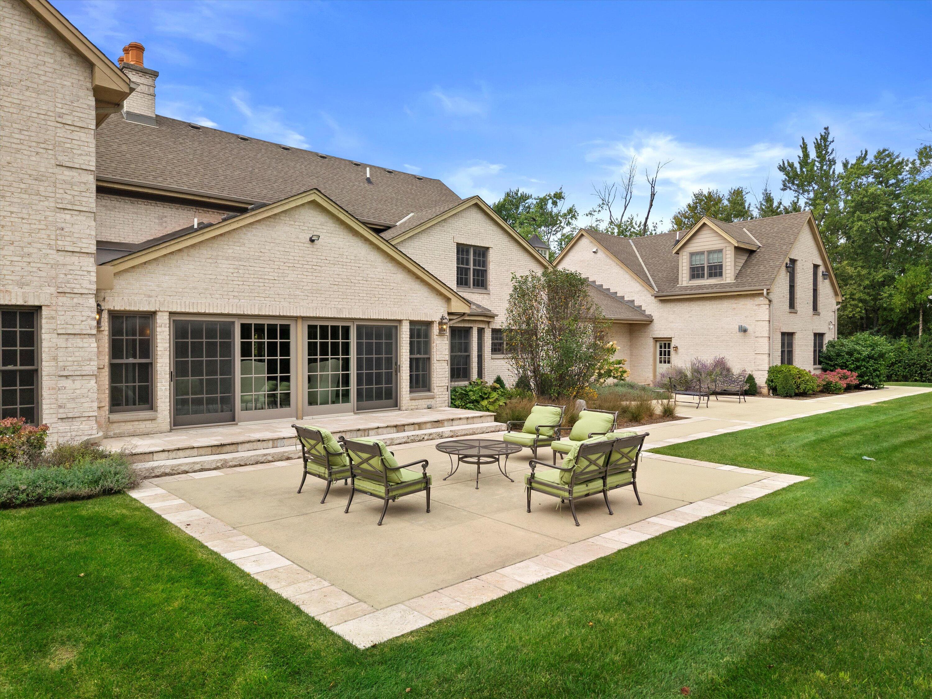 10060 North Range Line Road Mequon, WI 53092 - Photo 86 of 105 grand elegance