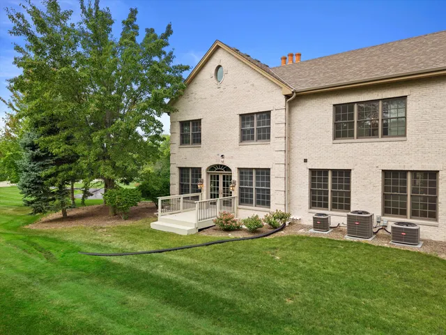 $2,690,000 | 10060 North Range Line Road, Mequon, WI 53092
