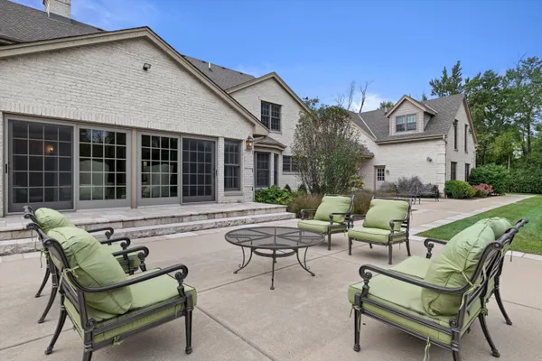 $2,690,000 | 10060 North Range Line Road, Mequon, WI 53092