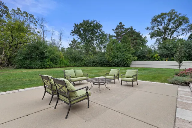 $2,690,000 | 10060 North Range Line Road, Mequon, WI 53092