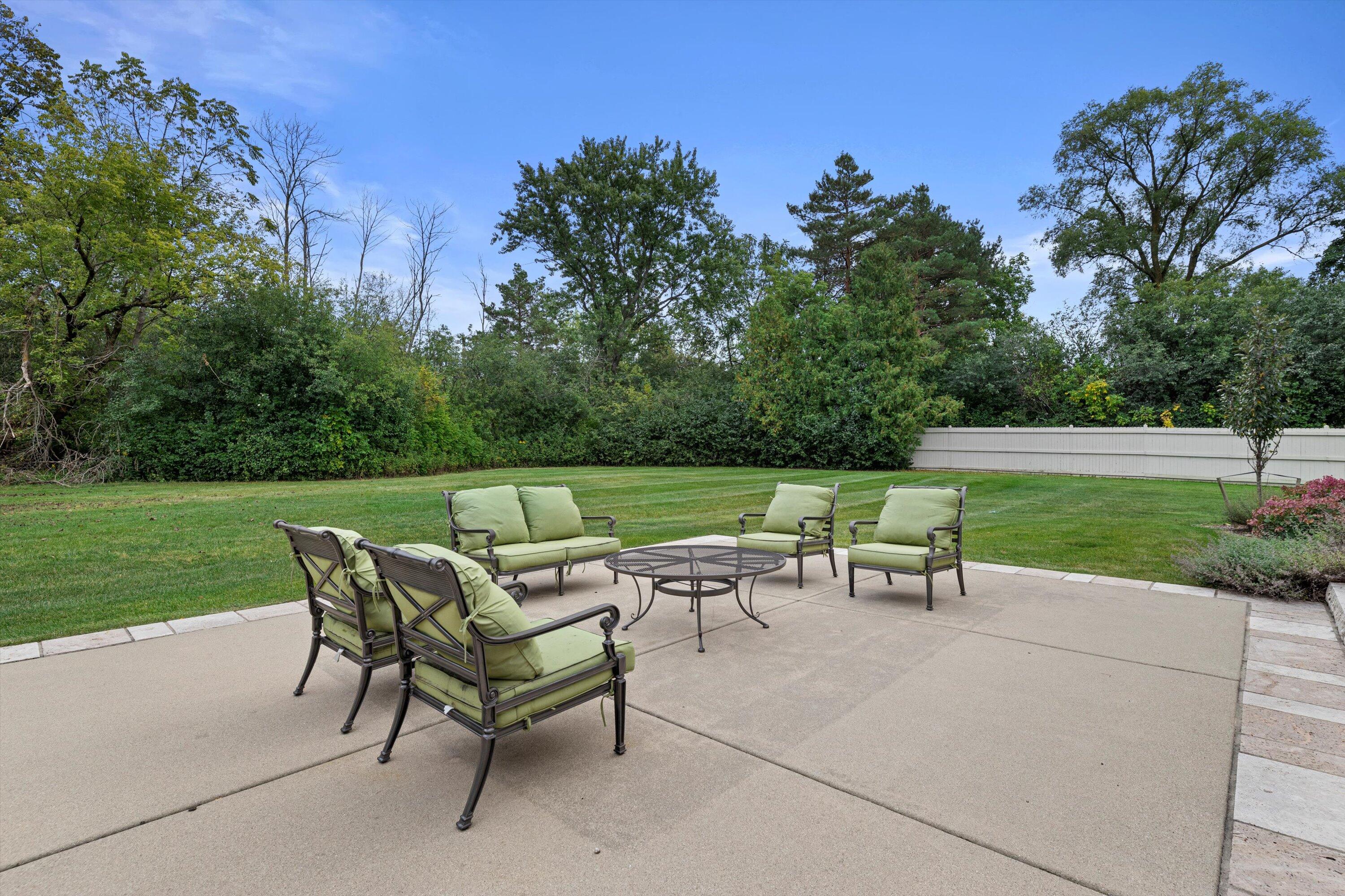 10060 North Range Line Road Mequon, WI 53092 - Photo 92 of 105 patio