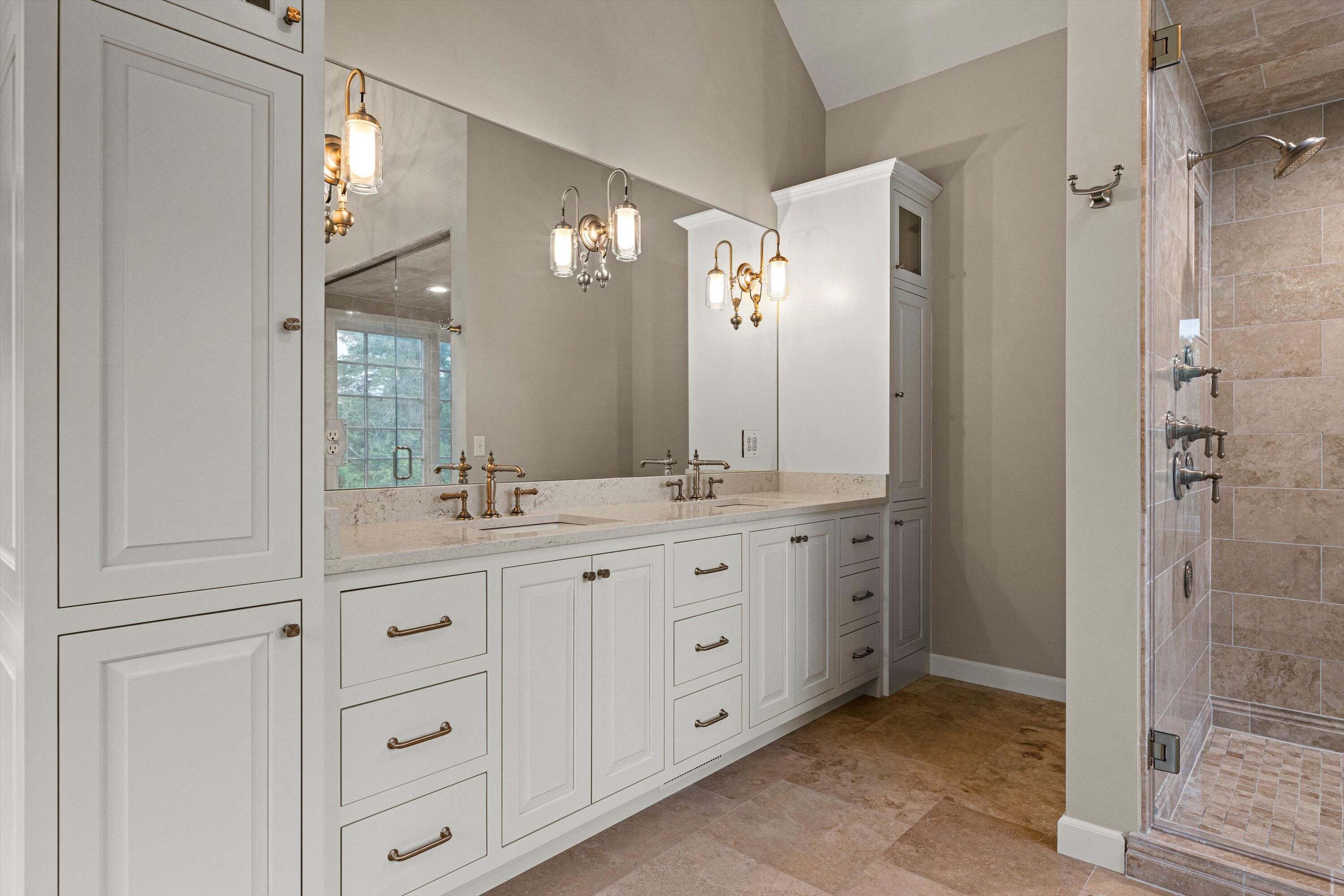 10060 North Range Line Road Mequon, WI 53092 - Photo 6 of 105 Double sinks, kohler faucets and sinks