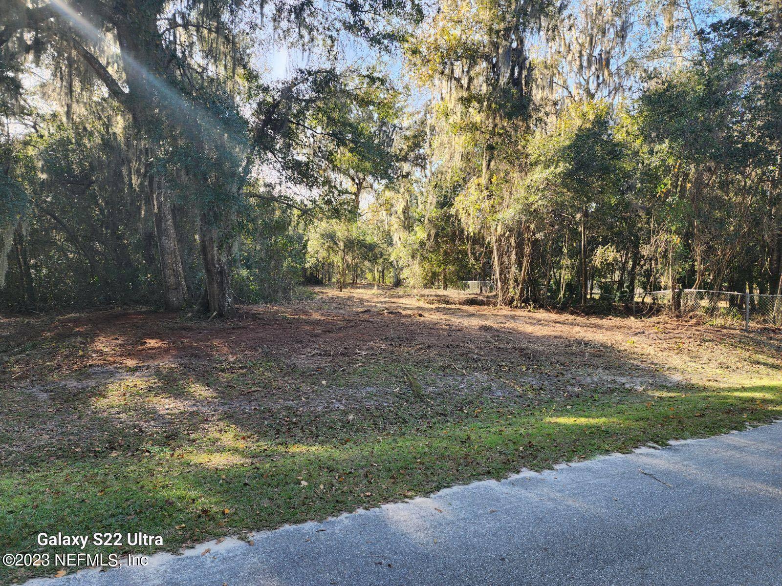 403 Marina Road Satsuma, FL 32189 - Photo 2 of 2 a view of outdoor space with trees