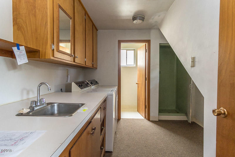 145 South Point Street Depoe Bay, OR 97341 - Photo 19 of 20 southpoint-backlightmarketing-20