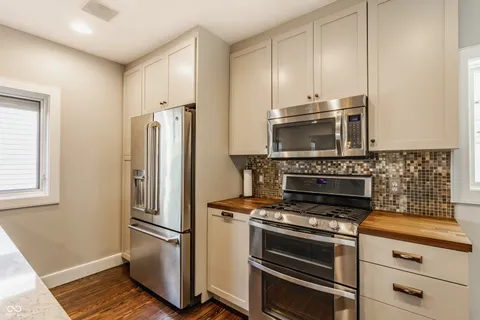 $555,000 | 4611 Carrollton Avenue, Indianapolis, IN 46205