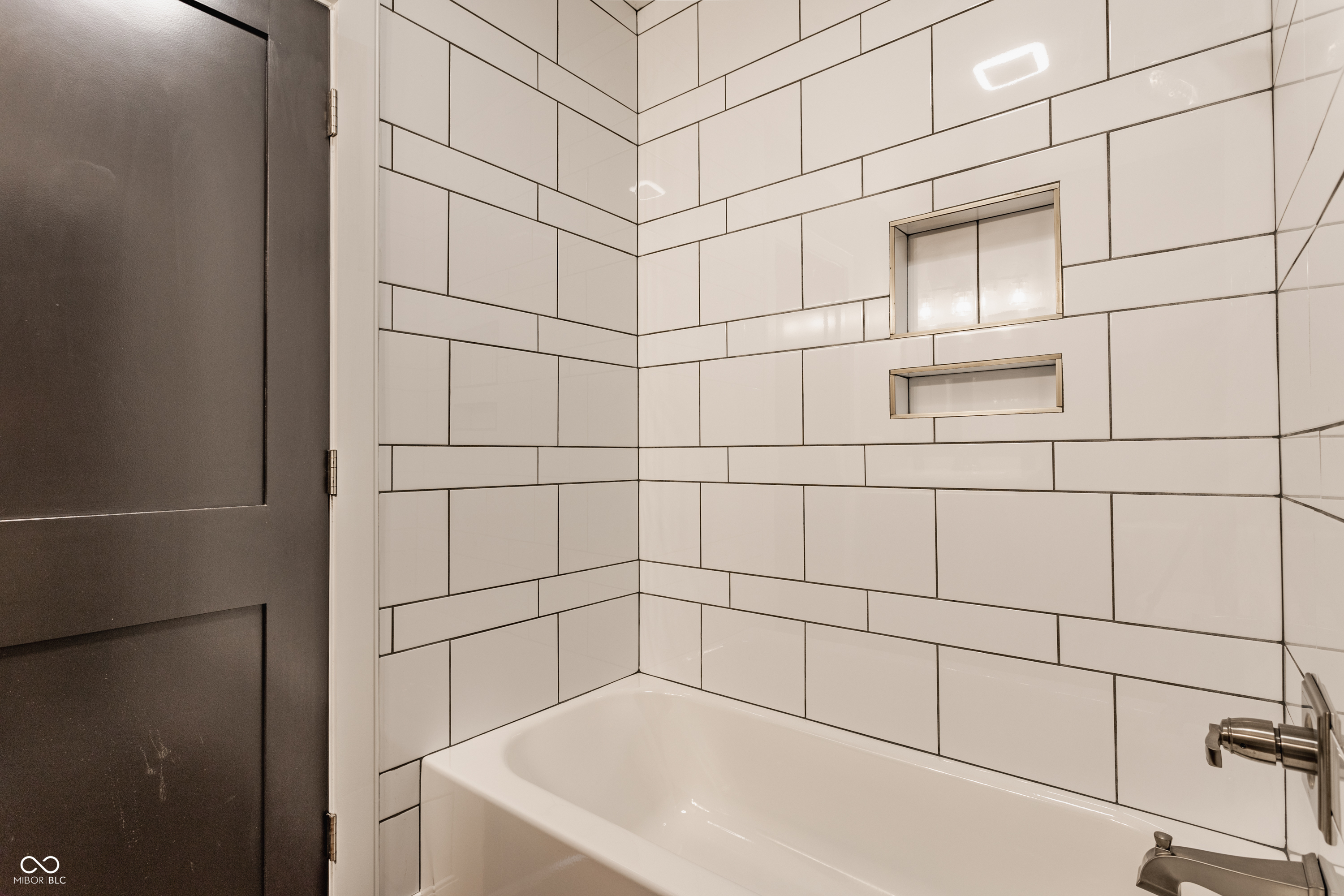 4611 Carrollton Avenue Indianapolis, IN 46205 - Photo 18 of 38