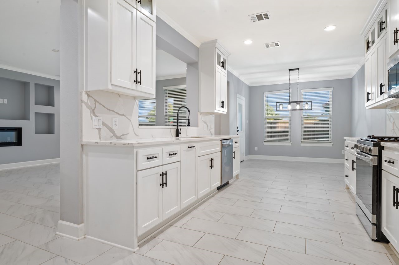 2730 J. R. Drive Manvel, TX 77578 - Photo 10 of 16