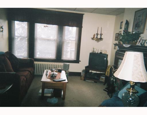 912 Broadway Avenue McKees Rocks, PA 15136 - Photo 8 of 10 Living Room.