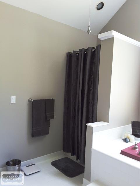 70900 Carnegie Lane Romeo, MI 48065 - Photo 38 of 82 31296348-37.JPG