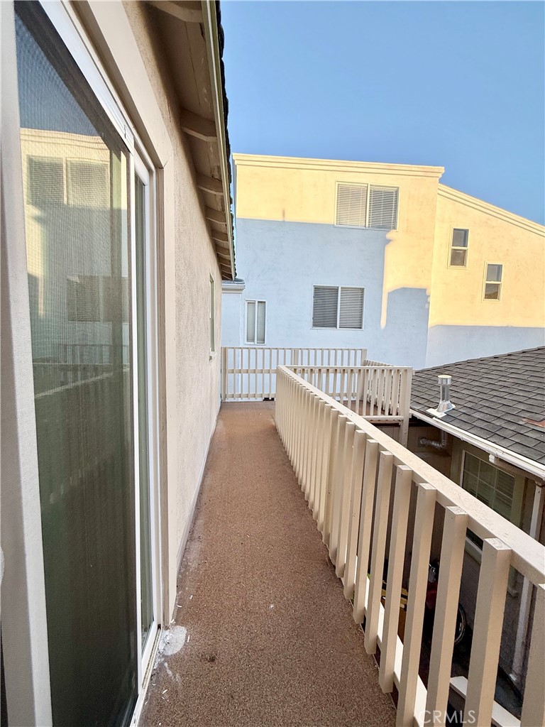 24 10th Court Hermosa Beach, CA 90254 - Photo 26 of 31 a view of a balcony